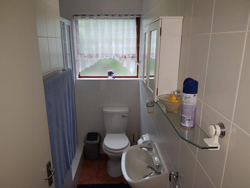 To Let 1 Bedroom Property for Rent in Oakglen Western Cape
